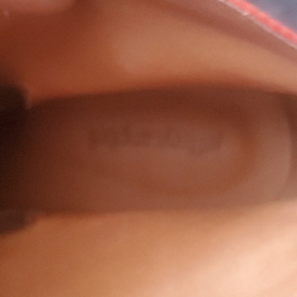 shoes - Picture 5 of 7